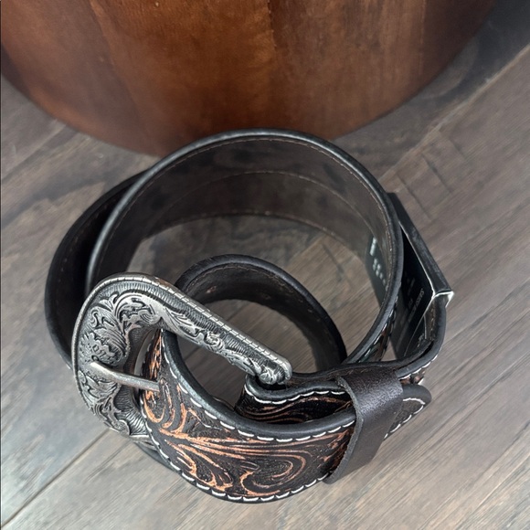 American Bison Genuine Leather,tooled floral,turquoise accents,silvertone buckle - Picture 4 of 12